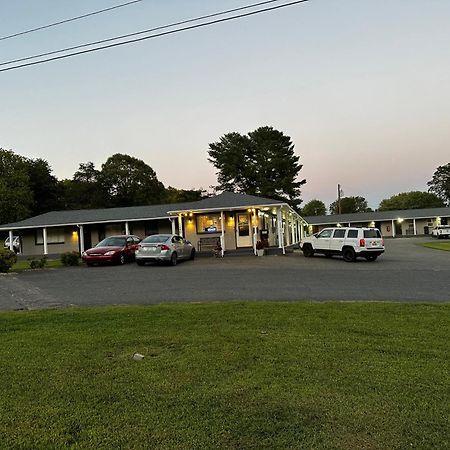 Bea'S Parkway Inn Mount Airy Eksteriør billede