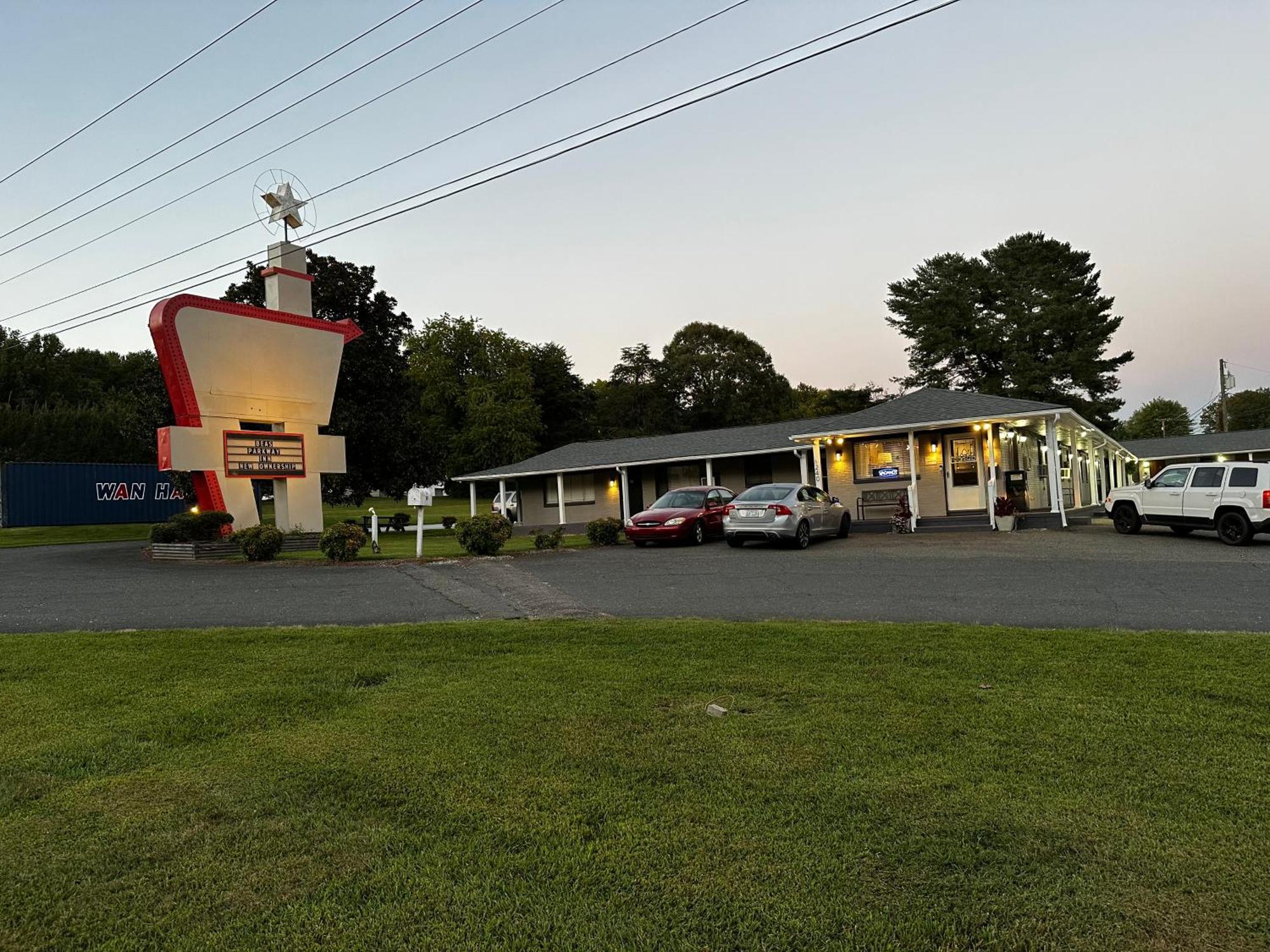 Bea'S Parkway Inn Mount Airy Eksteriør billede